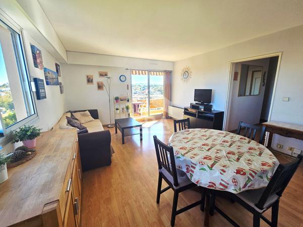 Bayonne Beyris - Vente appartement T2 Terrasse, Cave et Parking