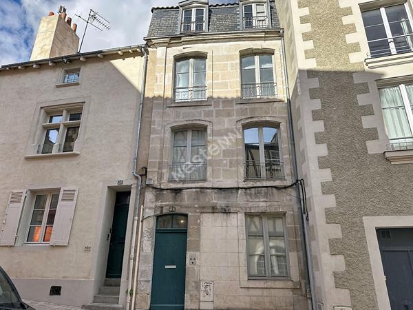 POITIERS ? APPARTEMENT 2 PIÈCES À DEUX PAS DU MARCHÉ NOTRE-DAME ? IDÉAL PREMIER ACHAT OU INVESTISSEMENT !