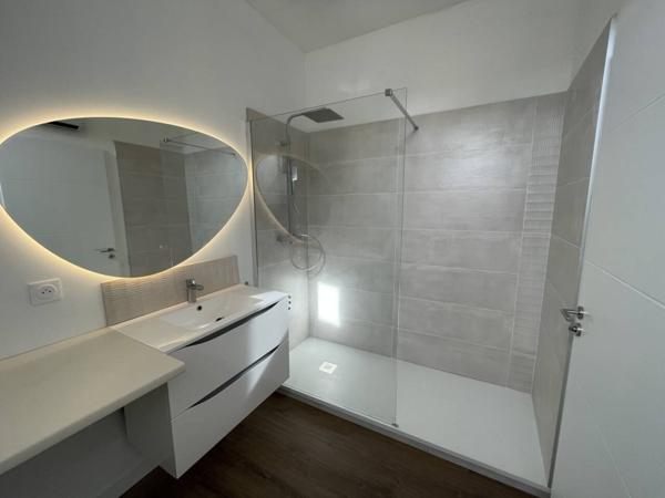 Immeuble à vendre 8 pièces de 170 m²