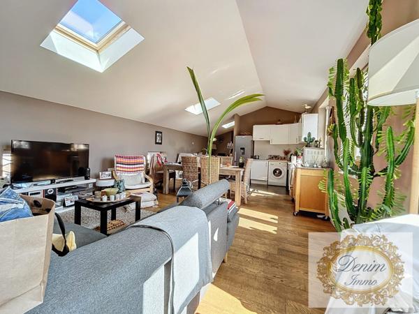 Nîmes (30000) Appartement Haussmannien entre les Arènes et la Maison Carrée