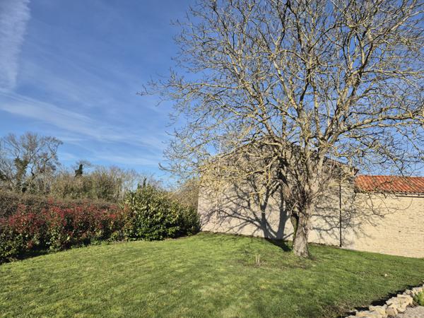 Maison en pierre à 15 km de Rouillac