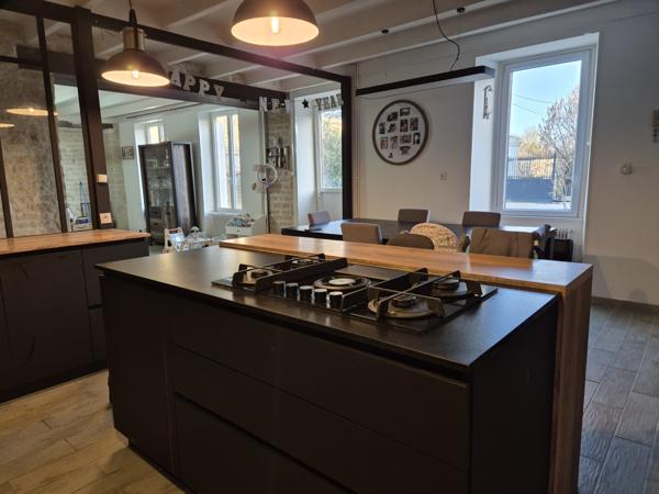 Maison en pierre à 15 km de Rouillac