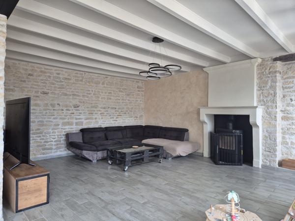 Maison en pierre à 15 km de Rouillac