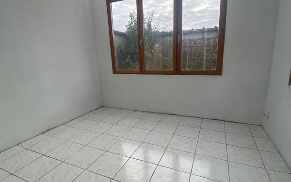 Maison à louer    2 pièces •  Vignacourt