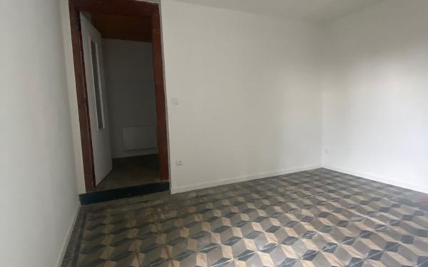 Maison à louer    2 pièces •  Vignacourt