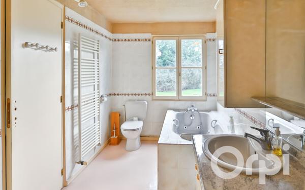 Maison à vendre    9 pièces •  Gournay-en-Bray