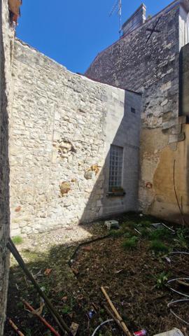 Maison à SAINT-JEAN-D'ANGELY, 17400 - 6 pièces 109m²