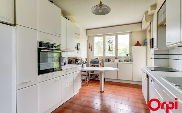 Appartement à vendre    5 pièces • 108,45 m2 Caluire-et-Cuire