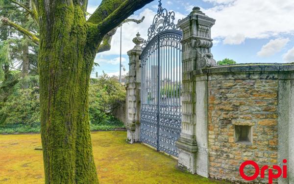 Appartement à vendre    5 pièces • 108,45 m2 Caluire-et-Cuire