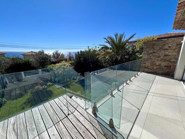 Maison à CAVALAIRE-SUR-MER, 83240 - 5 pièces 150m²