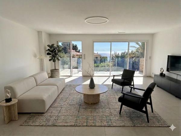 Maison à CAVALAIRE-SUR-MER, 83240 - 5 pièces 150m²