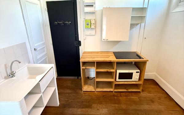 Appartement à vendre    2 pièces • 28 m2 Paris 18