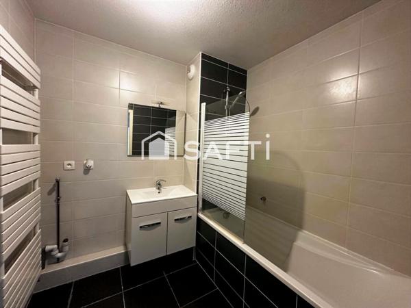 Appartement F3 centre-ville Saint-Louis – Garage, parking & balcon