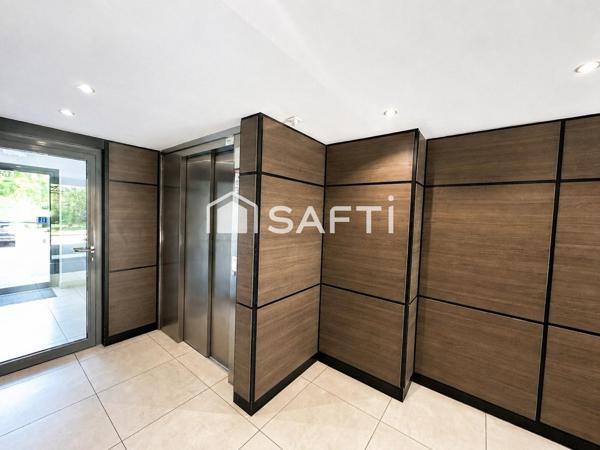 Appartement F3 centre-ville Saint-Louis – Garage, parking & balcon