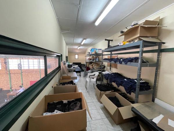 Local/bureau à vendre MOLINET (03)