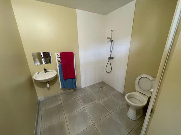 Local/bureau à vendre MOLINET (03)