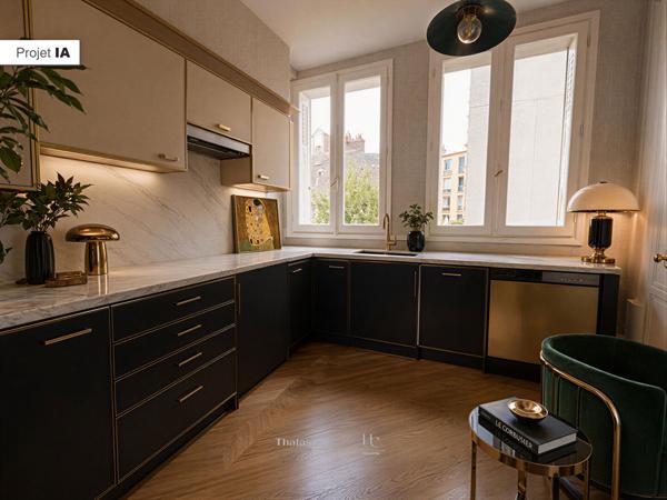 NANTES- Hyper Centre - Appartement T4 de 91 m2 cave grenier,  
Nantes 44000