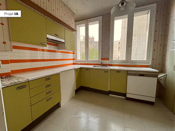 NANTES- Hyper Centre - Appartement T4 de 91 m2 cave grenier,  
Nantes 44000