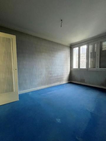 NANTES- Hyper Centre - Appartement T4 de 91 m2 cave grenier,  
Nantes 44000