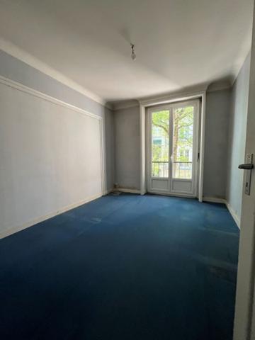 NANTES- Hyper Centre - Appartement T4 de 91 m2 cave grenier,  
Nantes 44000