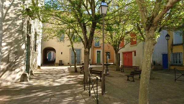 Grand garage à vendre Carcassonne 110m² au pied de la Cité médiévale secteur Trivalle