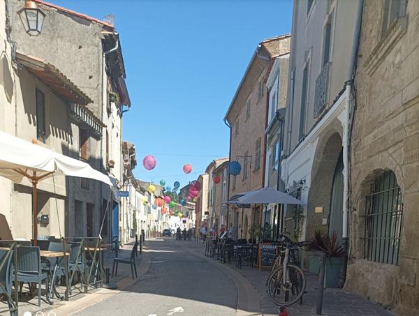 Grand garage à vendre Carcassonne 110m² au pied de la Cité médiévale secteur Trivalle