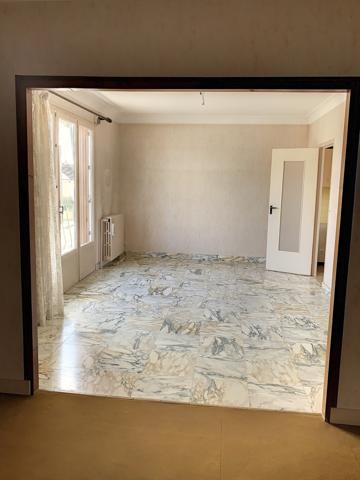 Maison dans le centre de Changé