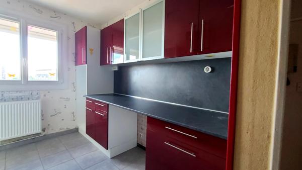 LUCE - APPARTEMENT - GRAND T2 - 68 m² AVEC GARDIEN - CAVE - PLACE DE PARKING