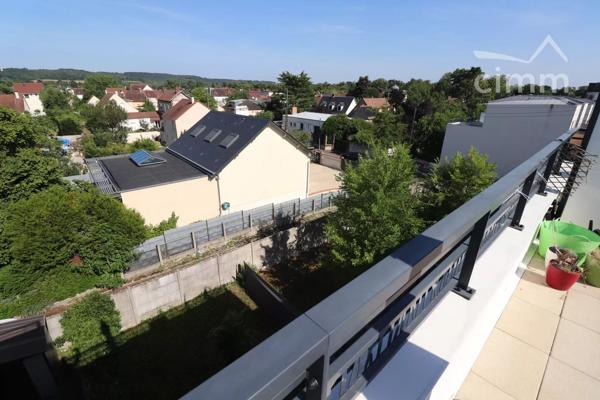 A vendre Appartement lumineux au dernier étage dans une résidence récente en centre ville de Rosny sur Seine