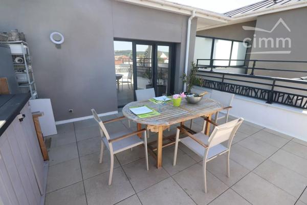A vendre Appartement lumineux au dernier étage dans une résidence récente en centre ville de Rosny sur Seine
