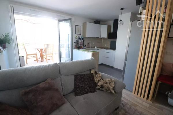A vendre Appartement lumineux au dernier étage dans une résidence récente en centre ville de Rosny sur Seine