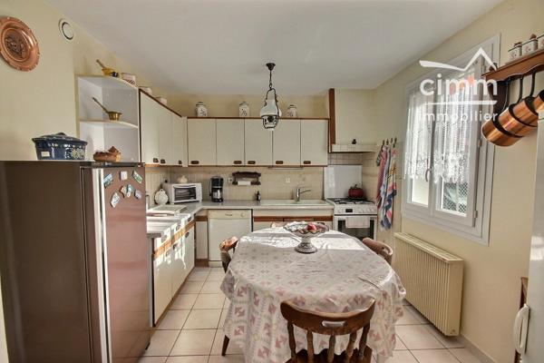 À vendre – Maison mitoyenne avec jardin et vue sur les montagnes à Scionzier