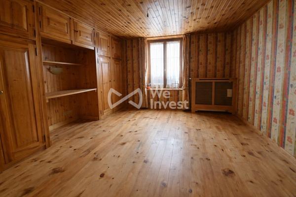 Maison ancienne 1820 – 238 m² – Terrain 3 500 m² – Dépendance