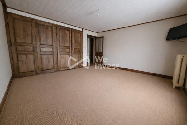 Maison ancienne 1820 – 238 m² – Terrain 3 500 m² – Dépendance