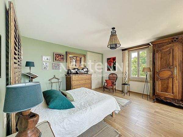 Demeure de prestige en pierre entièrement rénovée 500m2 Vue exceptionnelle Gîte & dépendances Piscine Gers