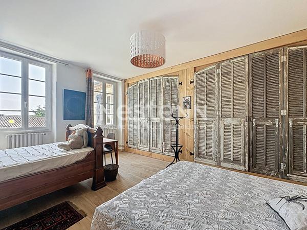 Demeure de prestige en pierre entièrement rénovée 500m2 Vue exceptionnelle Gîte & dépendances Piscine Gers