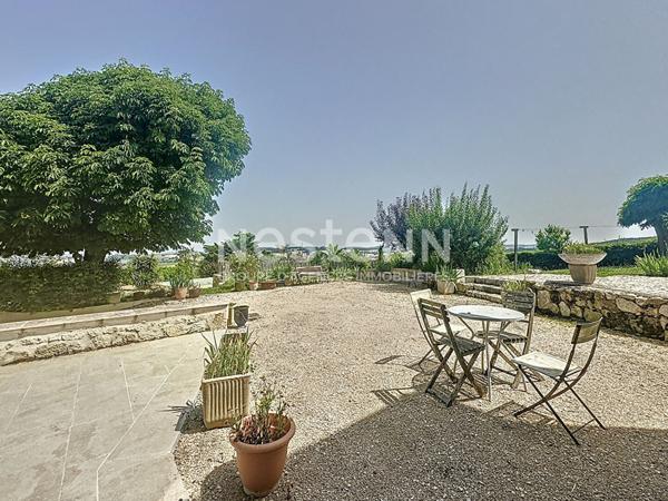 Demeure de prestige en pierre entièrement rénovée 500m2 Vue exceptionnelle Gîte & dépendances Piscine Gers