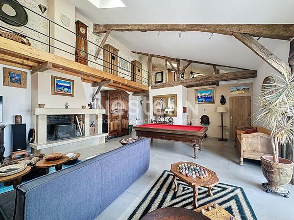 Demeure de prestige en pierre entièrement rénovée 500m2 Vue exceptionnelle Gîte & dépendances Piscine Gers