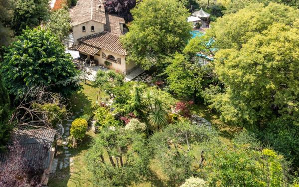 Maison à vendre    5 pièces • 165 m2 La Gaude