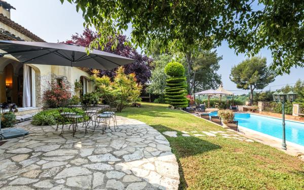 Maison à vendre    5 pièces • 165 m2 La Gaude