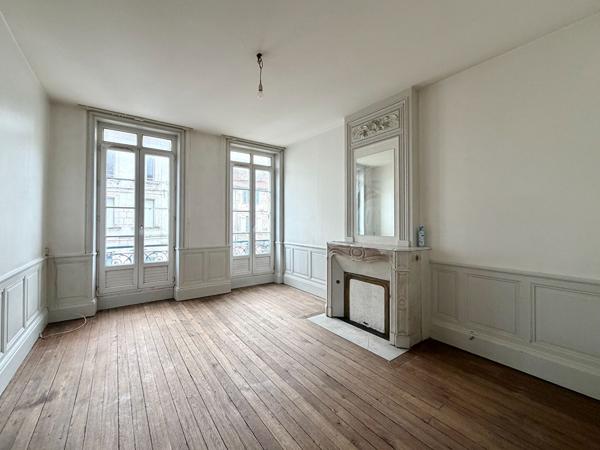 Immeuble 13 pièces 305 m2