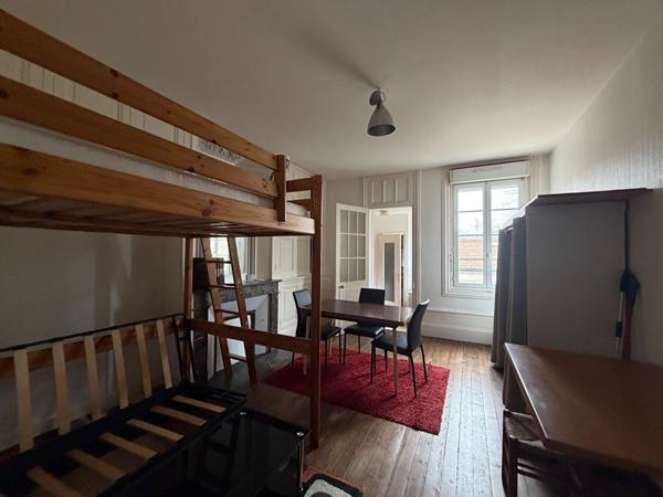 Immeuble 13 pièces 305 m2