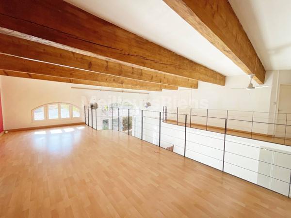 magnifique appartement avec cour de 85 m2 et garage