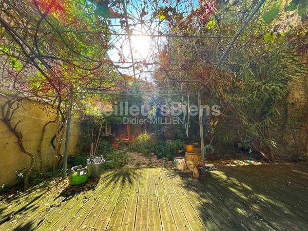 magnifique appartement avec cour de 85 m2 et garage