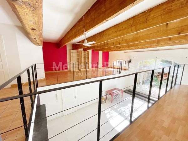 magnifique appartement avec cour de 85 m2 et garage