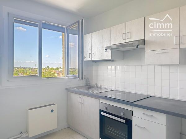 Appartement T2 de 47,87 M² au 6ème étage avec ascenseur à Vendre à Montargis et proche de toutes commodités offrant :