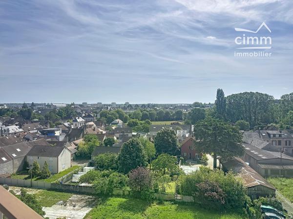 Appartement T2 de 47,87 M² au 6ème étage avec ascenseur à Vendre à Montargis et proche de toutes commodités offrant :