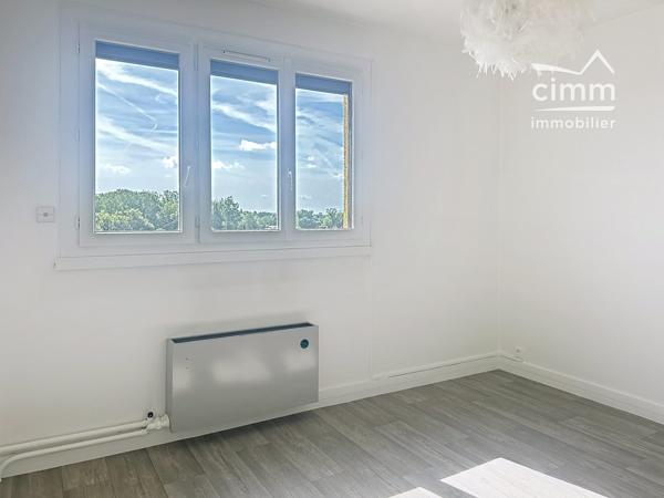 Appartement T2 de 47,87 M² au 6ème étage avec ascenseur à Vendre à Montargis et proche de toutes commodités offrant :