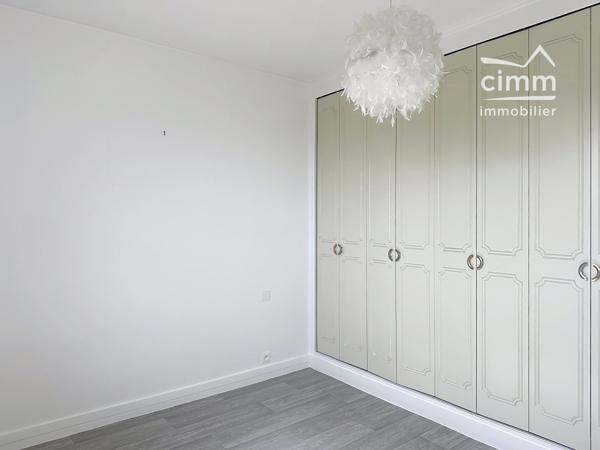 Appartement T2 de 47,87 M² au 6ème étage avec ascenseur à Vendre à Montargis et proche de toutes commodités offrant :