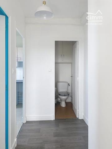 Appartement T2 de 47,87 M² au 6ème étage avec ascenseur à Vendre à Montargis et proche de toutes commodités offrant :